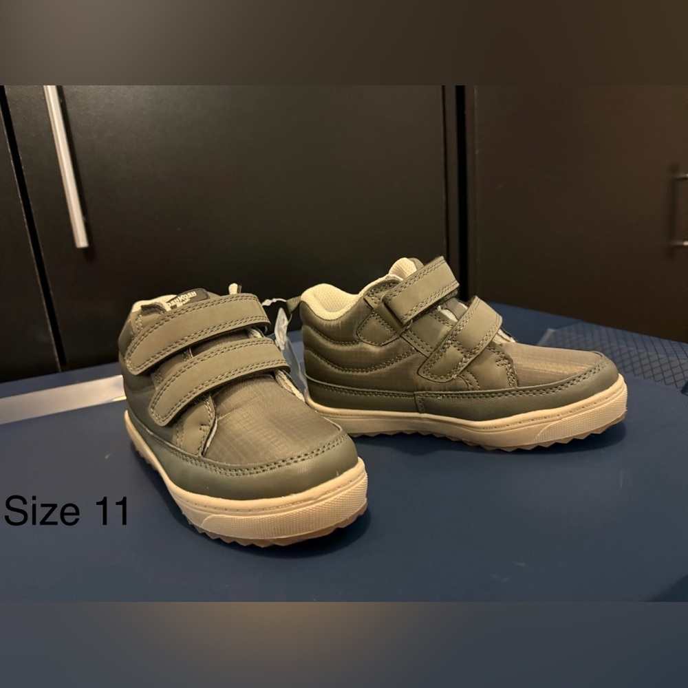 OshKosh B'gosh Green Sneakers Velcro Closure